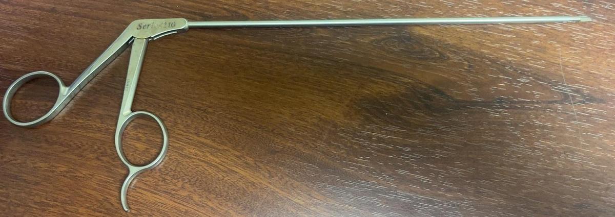 Used Linvatec Shutt S210MSC Series 210 Locking Forceps Excellent Working Condition