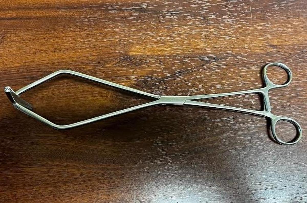 Used Debakey Clamp in Excellent Working Condition - 90 Day Warranty