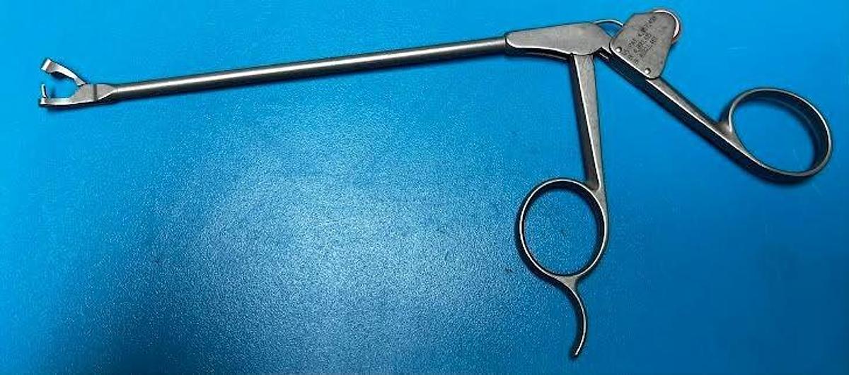 Used Linvatec Shutt 18.10011 4mm Suture Punch, Curved Left --90 Day Warranty