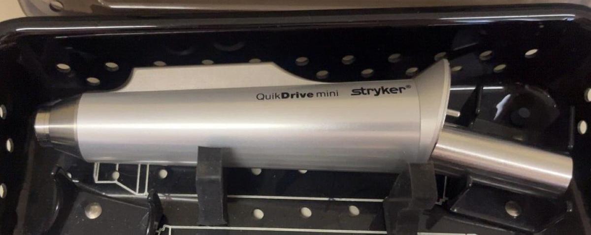 Used Stryker Quick Drive mini 62-50101 w/Case in excellent working condition