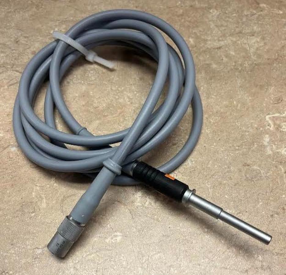 Used Karl Storz 495NA -- Fiberoptic Light Cable -Excellent Working Condition