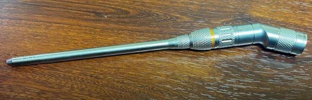 Used For Sale MEDTRONIC MR8-AA15 Angled Double Lock 15cm Attachment- Exc. Working Condition