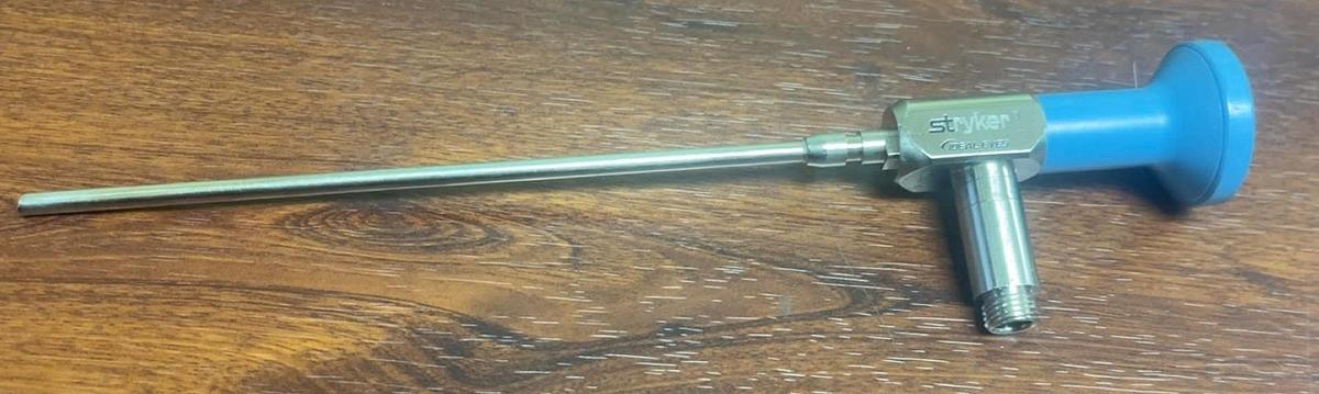 Used Stryker 502-104-030 HD 4MM X 30° ARTHROSCOPE in excellent working condition