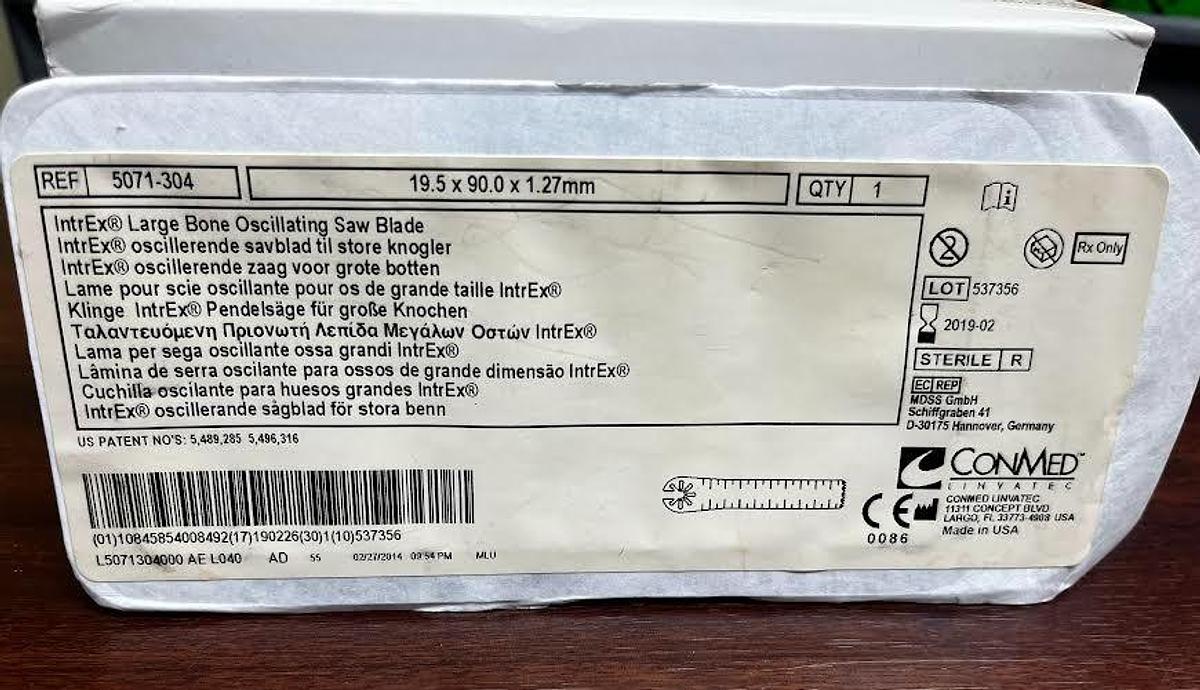 Used CONMED/LINVATEC INTREX 5071-304 Large Bone Oscillating Saw Blade -- New --