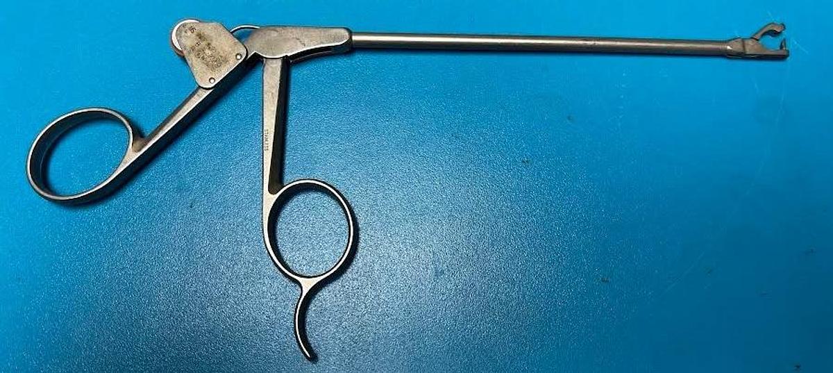 Used Linvatec Shutt 18.1008 4mm Suture Punch, Straight, Slotted Jaw-- 90 Day Warranty