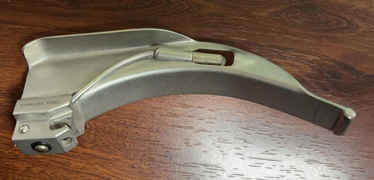 Used ADC 4073 Laryngoscope Blade Macintosh Size 3-in excellent working condition