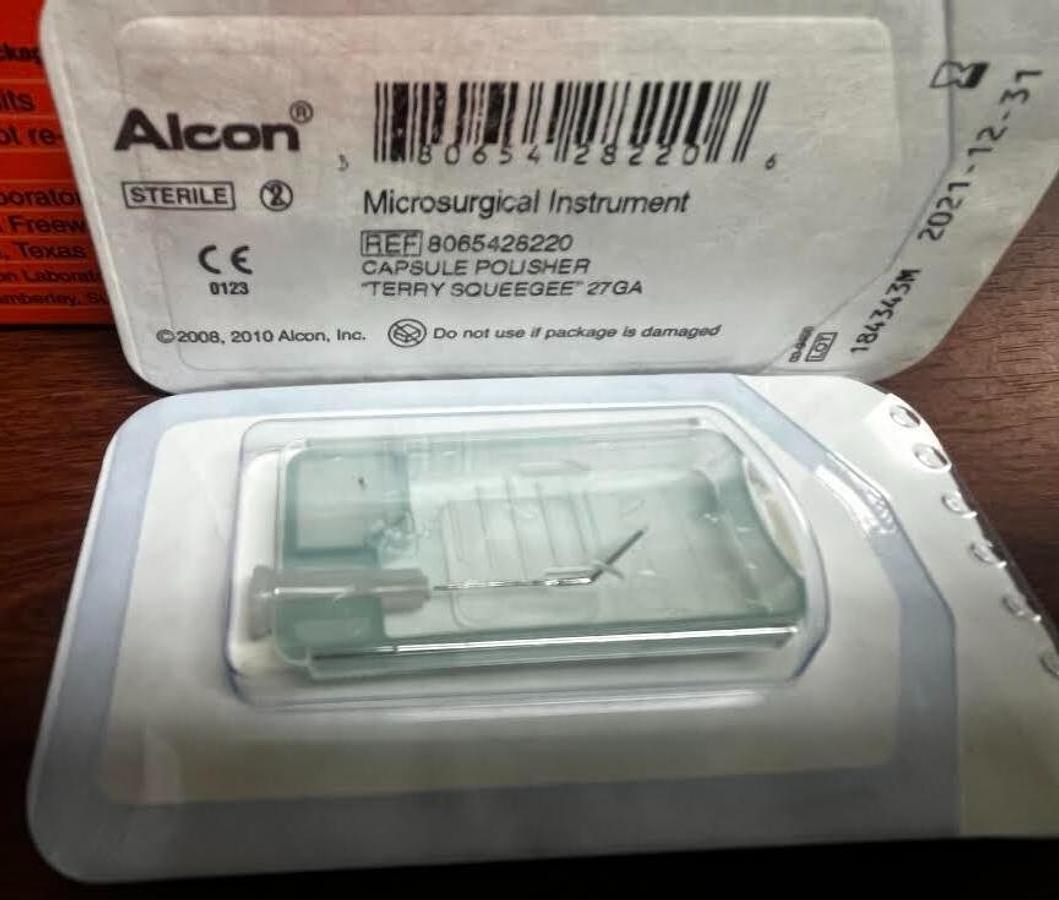 Used Alcon-- 8065428220 Capsule Polisher Terry Squeegee 27GA --Box of 10-- NEW