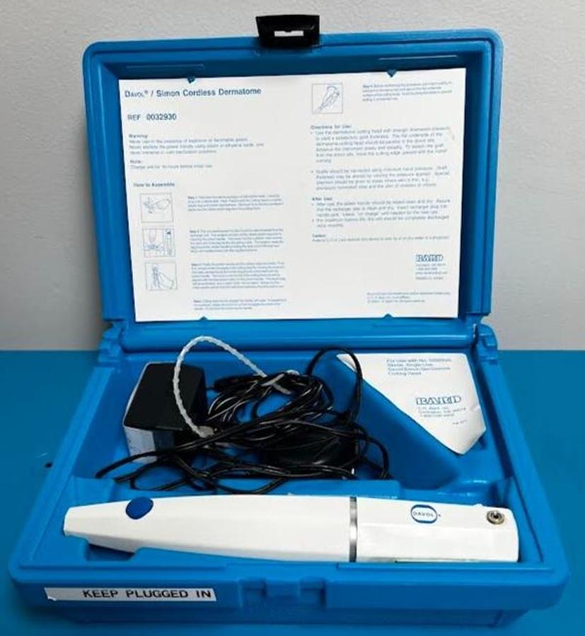 Used Davol/Simon Cordless Dermatome 0032930 w/2 Power Cords -Exc. Working Condition