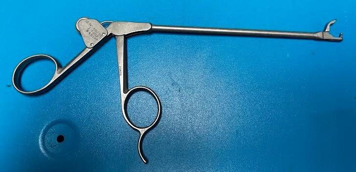 Used Linvatec Shutt 18.100158 Suture Punch, Straight, Slotted Jaw --90 Day Warranty