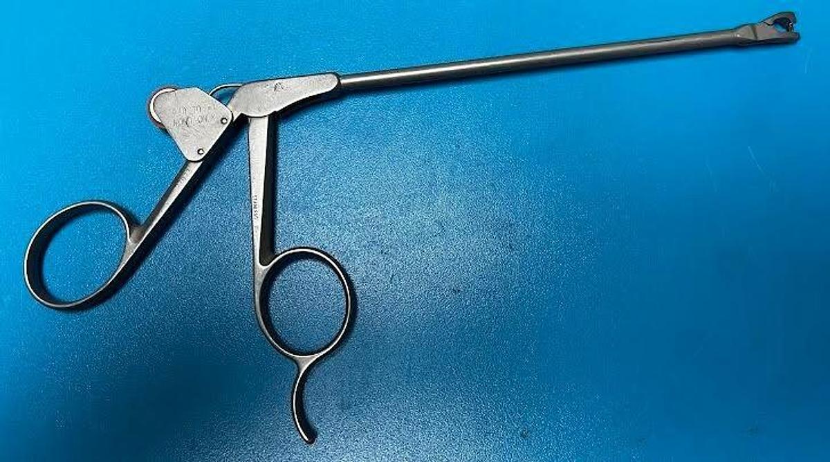 Used Linvatec Shutt 18.10011 4mm Suture Punch, Curved Left --90 Day Warranty