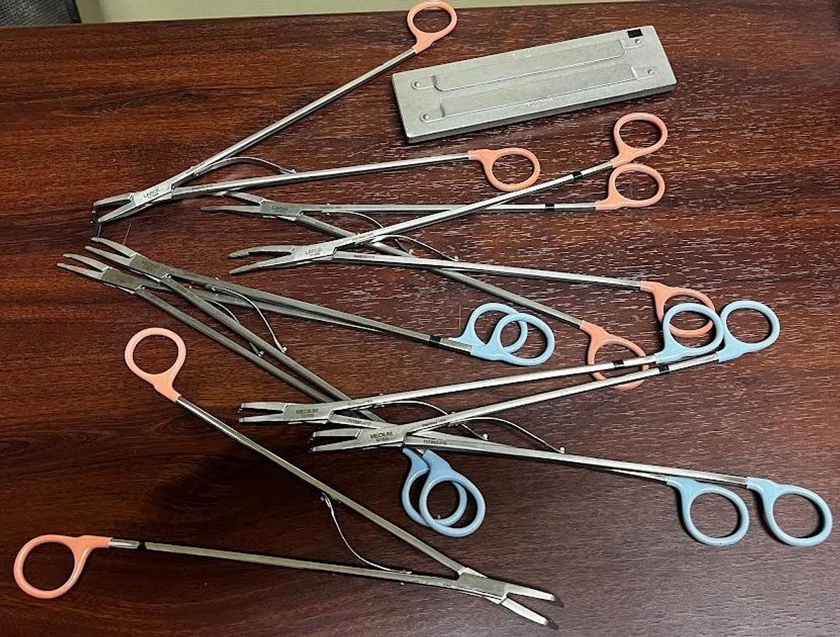 Used Weck Atrauclip Instrument 9 PC clip applier set -in Excellent Working Condition