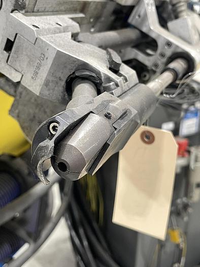 Used FANUC M900iA/350 6 AXIS ROBOT WITH 30iA CONTROLLER AND WEBBER SERVO SHEET METAL SCREW GUN