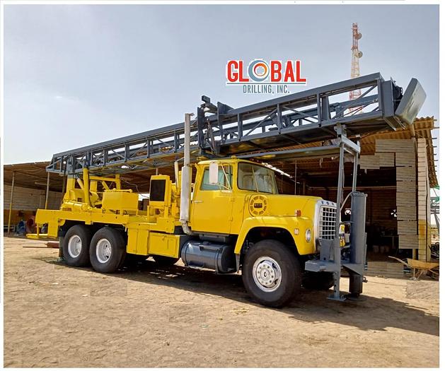 Used Item 0760 : 1976 Speedstar / Ford Water Well Drill Truck