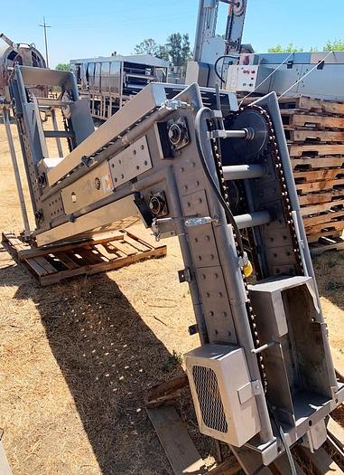 Used Elevator, Bucket, 8', S/st, Deamco, Mdl BES-12P-T-X-SS #C743938