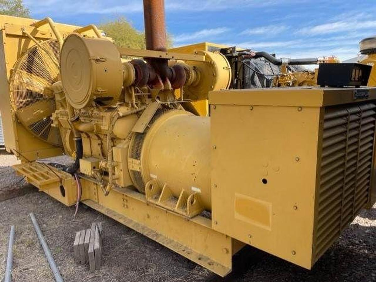 Used CATERPILLAR 3508 750kW Diesel Generator Set