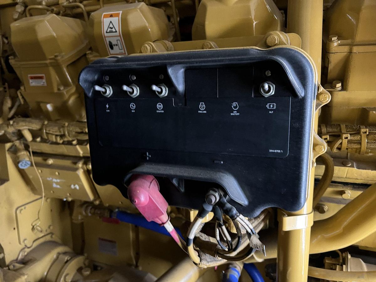 Used 2005 Caterpillar 1000kW Diesel Generator Set | 1250 kVA | 480V 3 Phase | 870 Hours