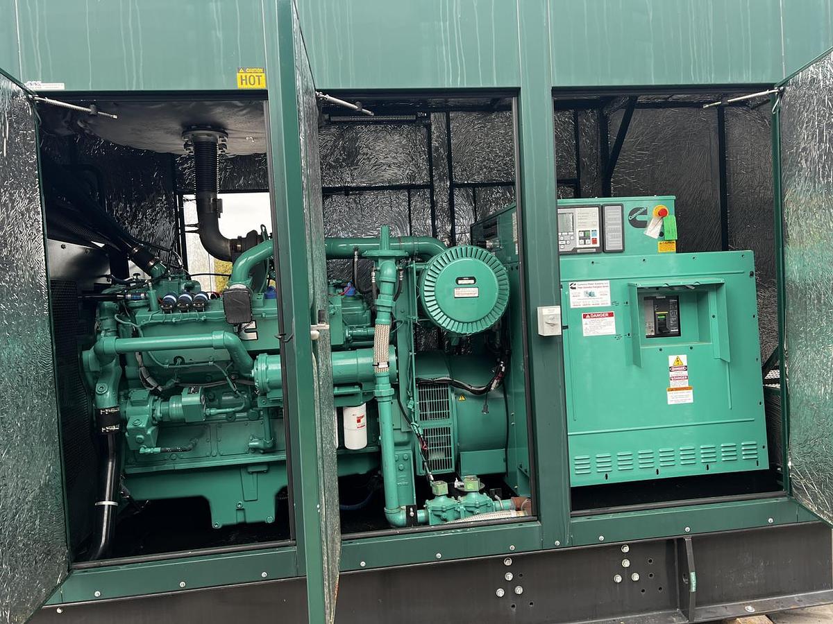 Used 2017 Cummins 500kW Natural Gas Generator Set