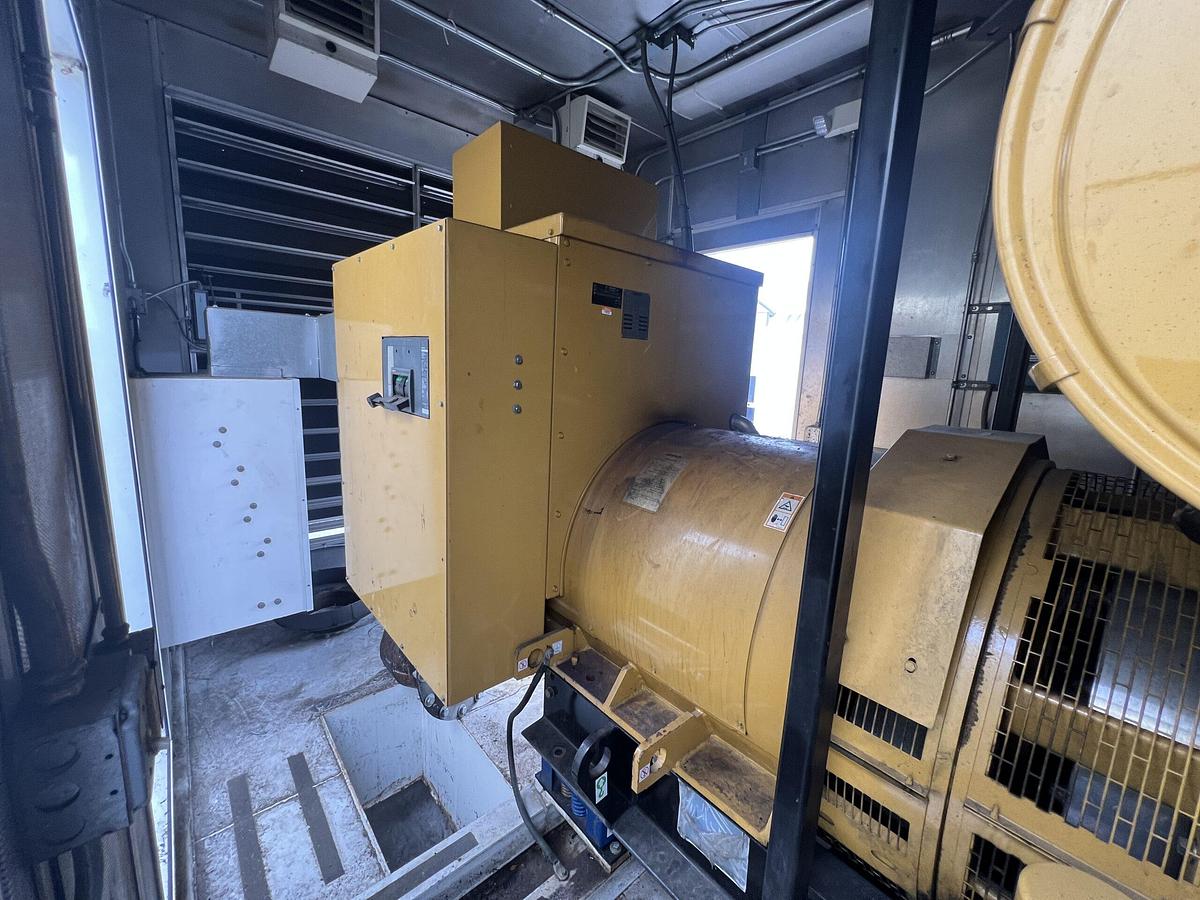 Used 2005 Caterpillar 1000kW Diesel Generator Set | 1250 kVA | 480V 3 Phase | 870 Hours