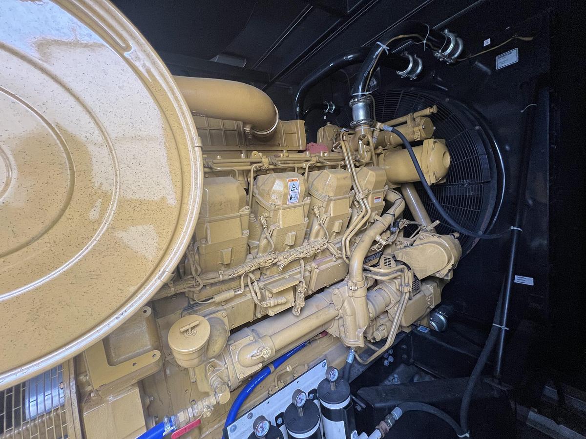 Used 2005 Caterpillar 1000kW Diesel Generator Set | 1250 kVA | 480V 3 Phase | 870 Hours