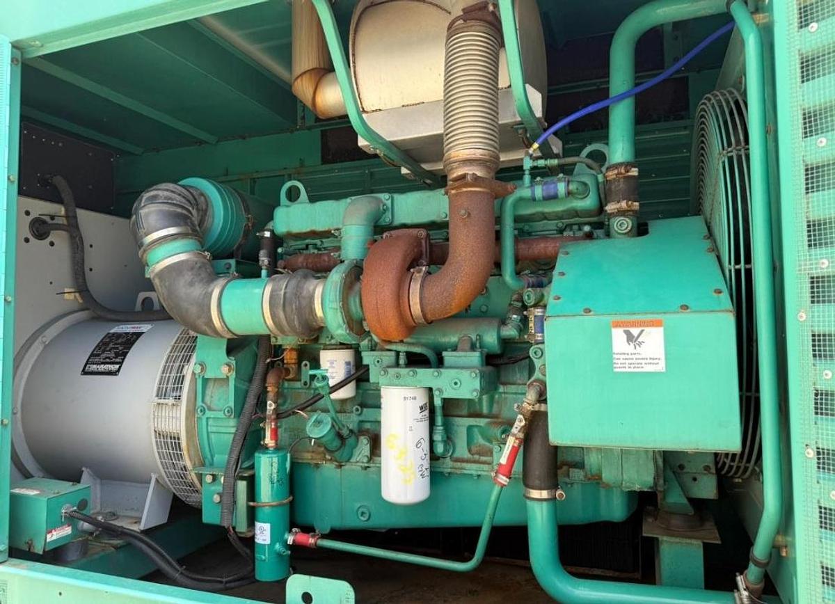 Used 2000 Cummins LTA10 250kW Diesel Generator Set