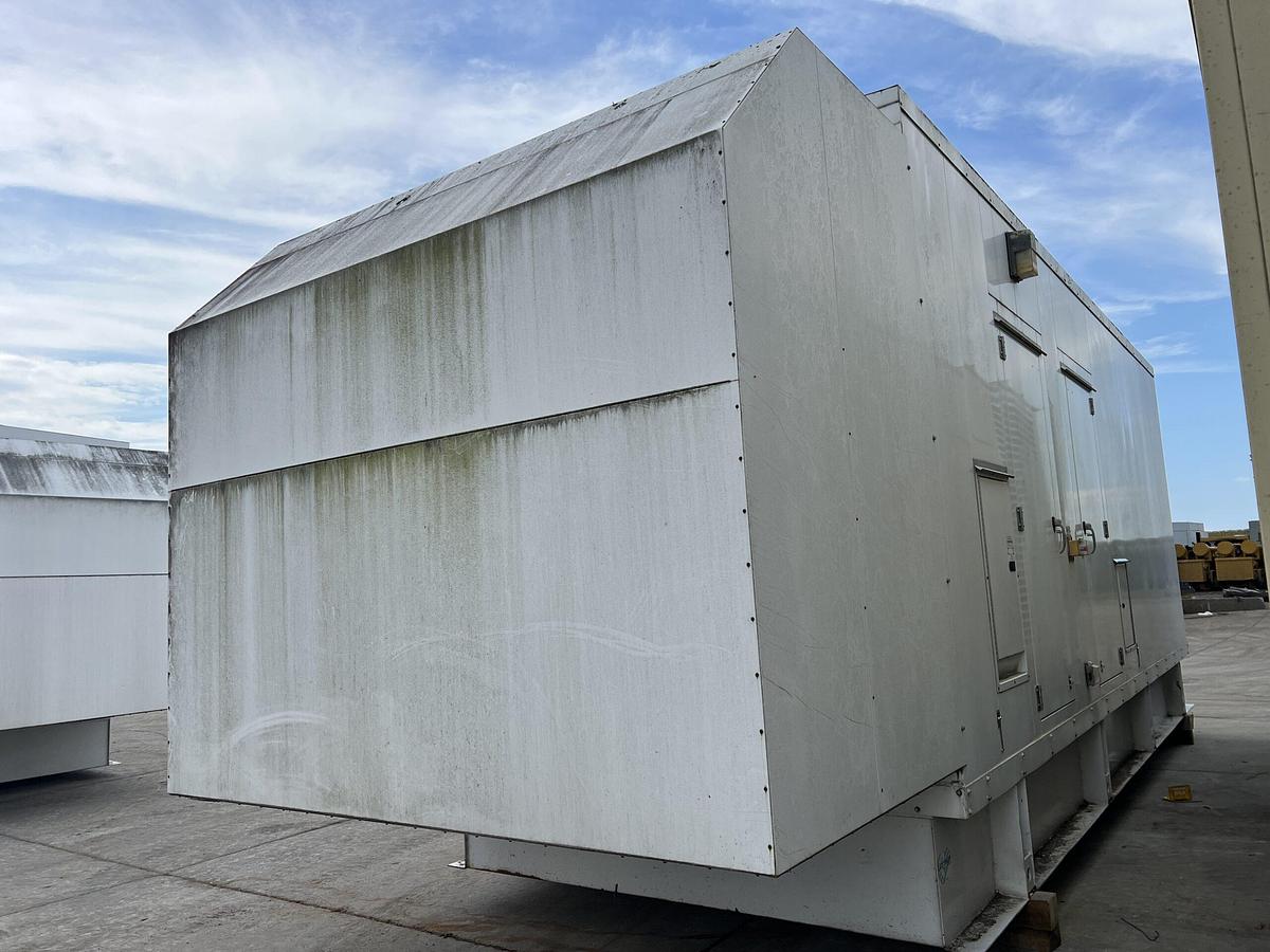 Used 2005 Caterpillar 1000kW Diesel Generator Set | 1250 kVA | 480V 3 Phase | 870 Hours