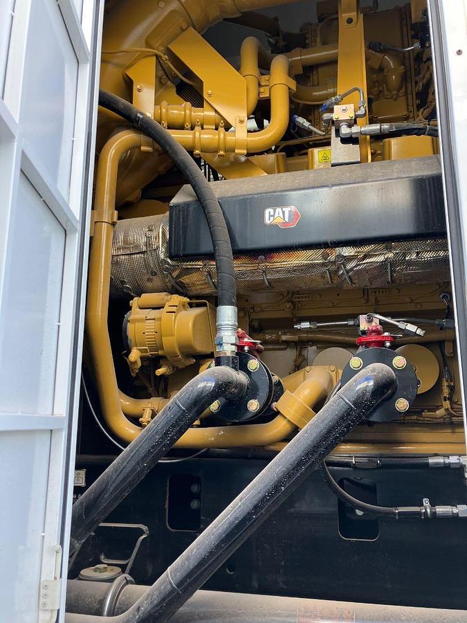 Used 2022 CATERPILLAR G3520