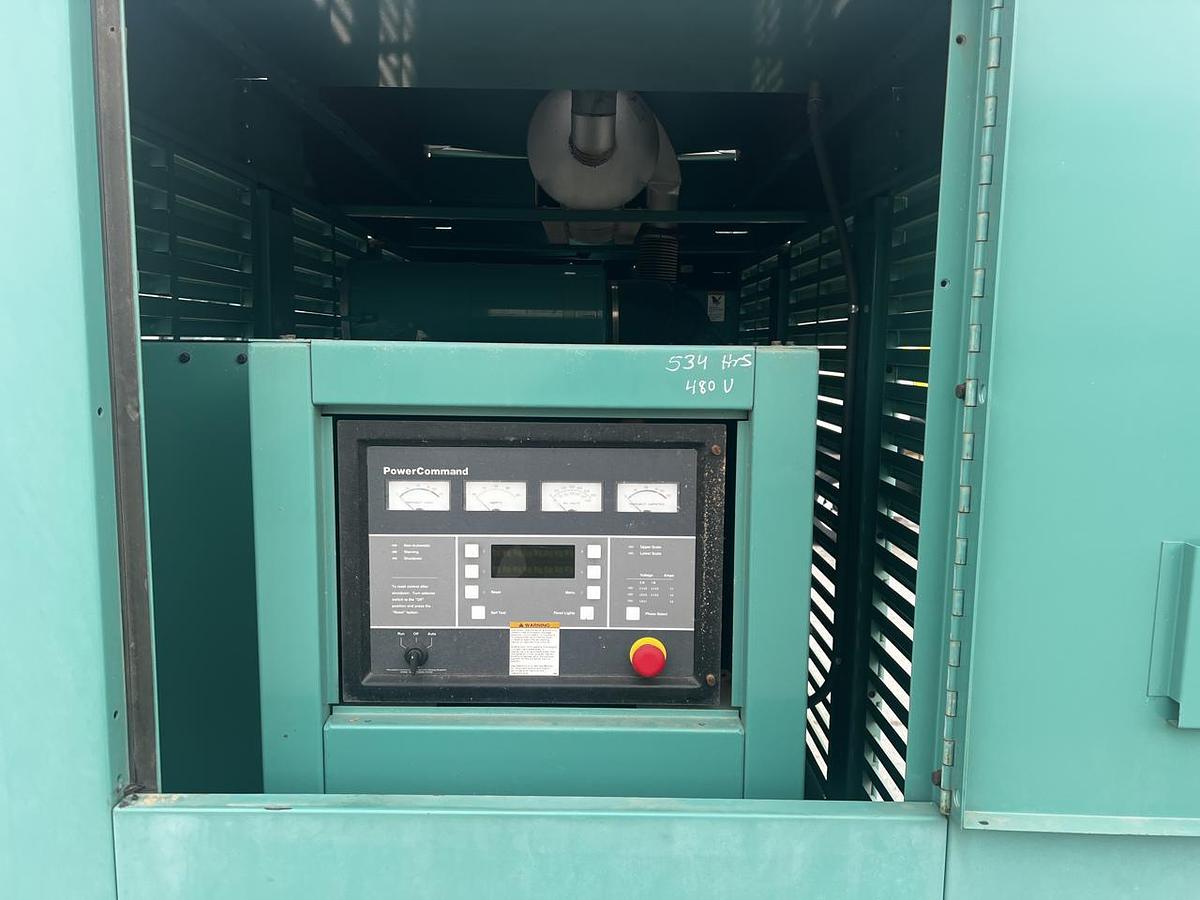 Used 2005 Cummins KTA19 500kW Diesel Generator Set