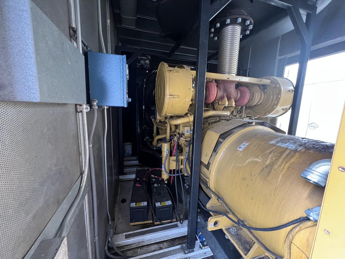 Used 2005 Caterpillar 1000kW Diesel Generator Set | 1250 kVA | 480V 3 Phase | 870 Hours