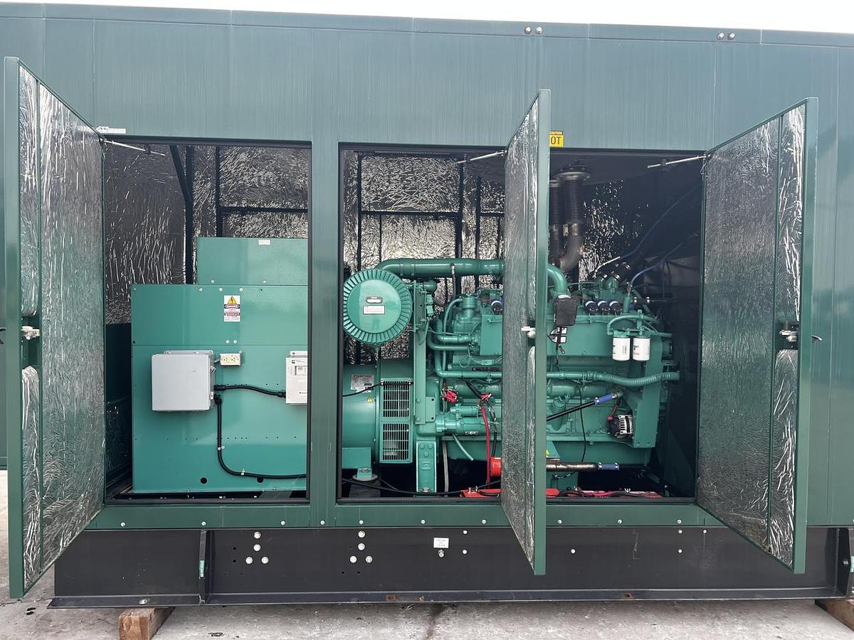Used 2017 Cummins 500kW Natural Gas Generator Set