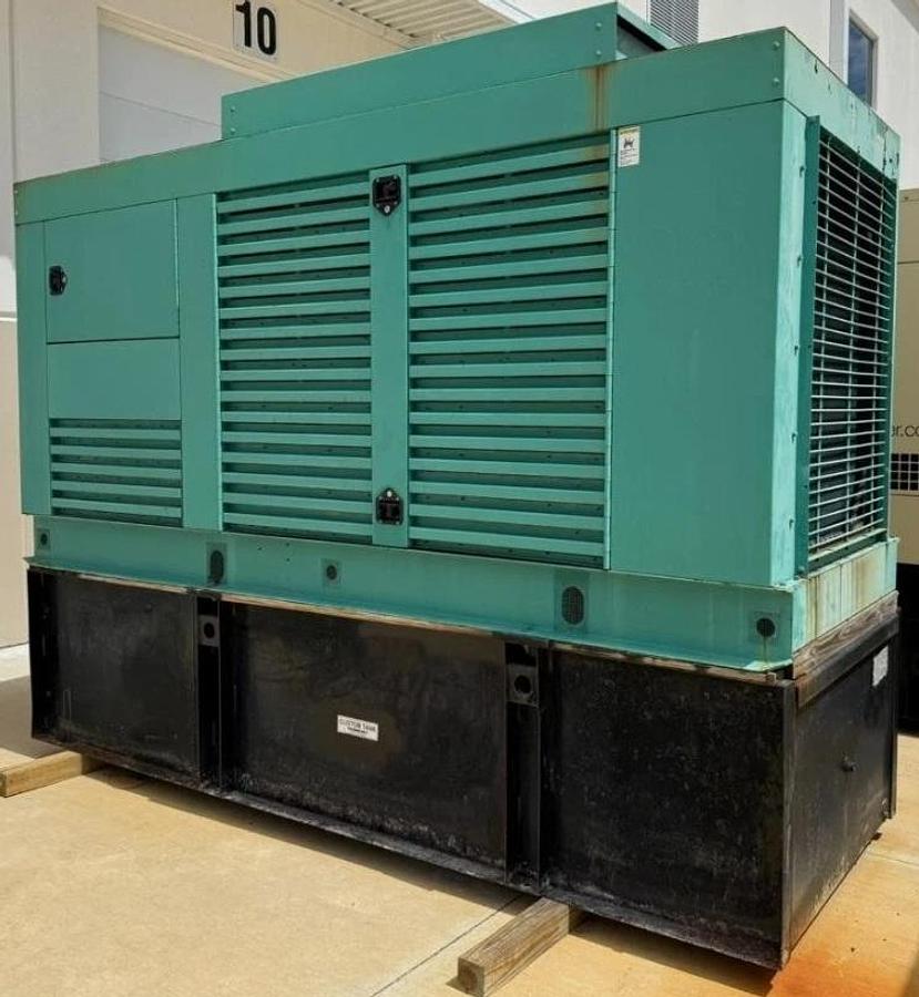 Used 2000 Cummins LTA10 250kW Diesel Generator Set
