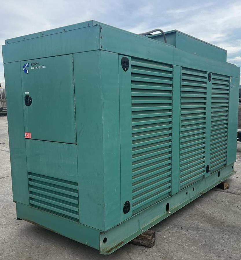 Used 2005 Cummins KTA19 500kW Diesel Generator Set