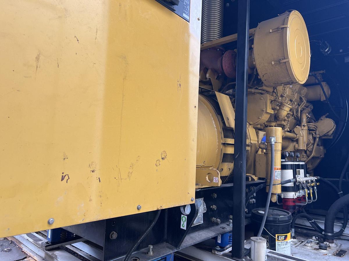Used 2005 Caterpillar 1000kW Diesel Generator Set | 1250 kVA | 480V 3 Phase | 870 Hours