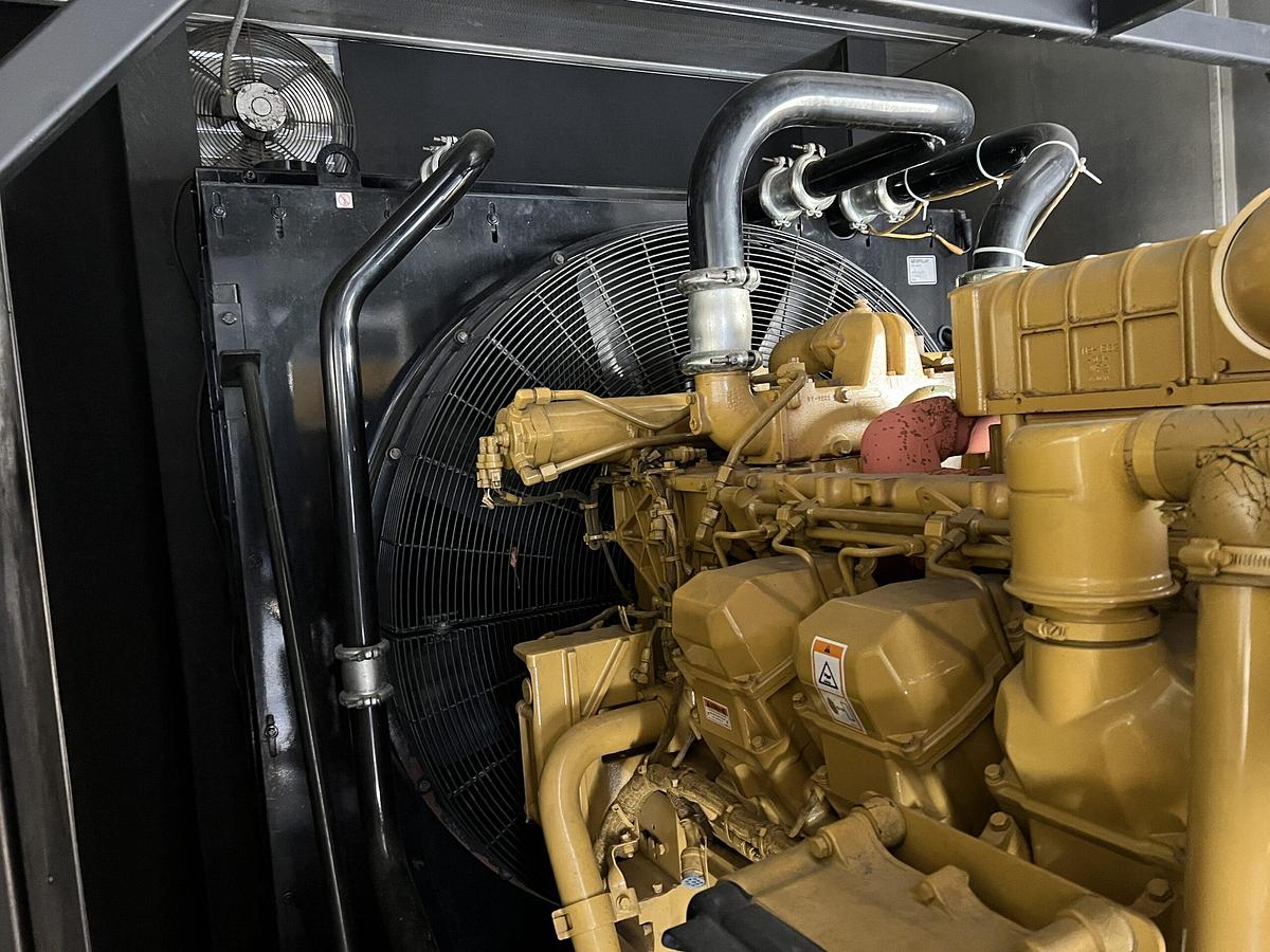 Used 2005 Caterpillar 1000kW Diesel Generator Set | 1250 kVA | 480V 3 Phase | 870 Hours