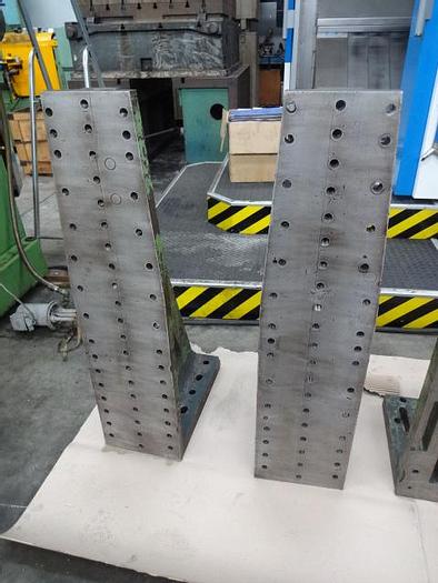 Utilisé 4 Equerres de bridage en fonte