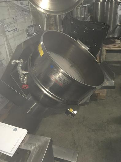 Used GROEN DHT/1-40 STEAM KETTLE 40 GAL. TILTING SELF CONTAINED NAT. GAS (#750, #751)
