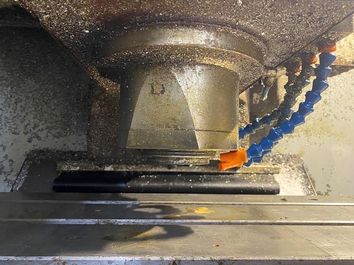 Used 1992 Bridgeport VMC 560/16 Vertical Machining Center