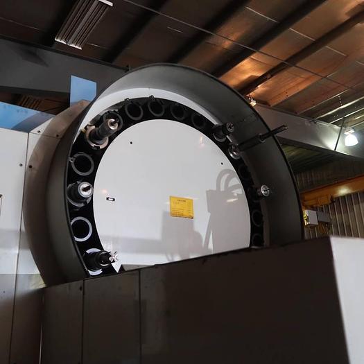 Used 2001 SUPERMAX YCM-V146B Milling Machine
