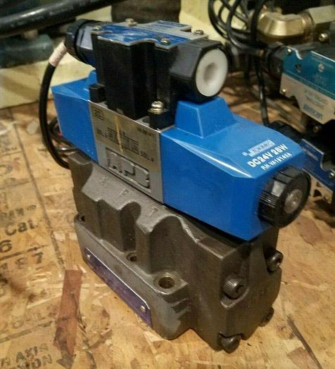 Used Vickers Directional Control Hydraulic Valve 2170 mounted on Valve Block