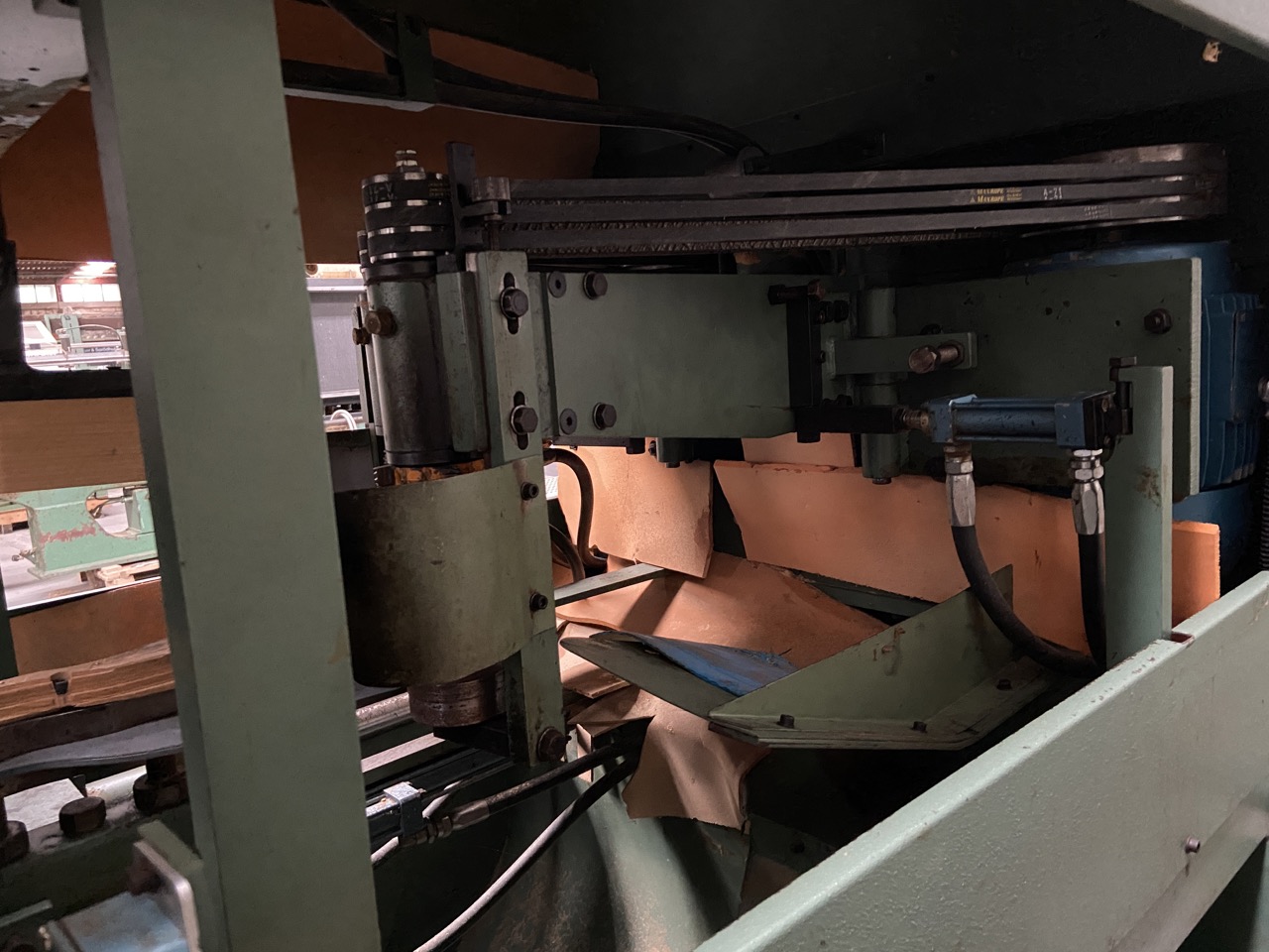 Usato Fresatrice idraulica, semiautomatica, a 2 teste, con caricatore