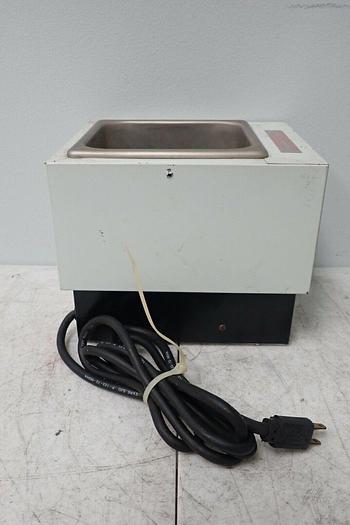 Used Curtin Matheson Scientific 213-116 Model B6557-11 Equatherm Water Bath