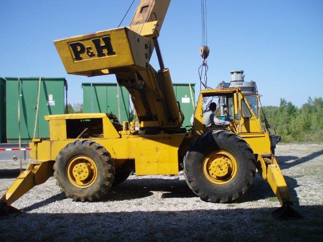 Used 28 Ton P&H / Harnisfeger Series 100 Hydraulic Rough Terrain Crane; 4 Wheel
