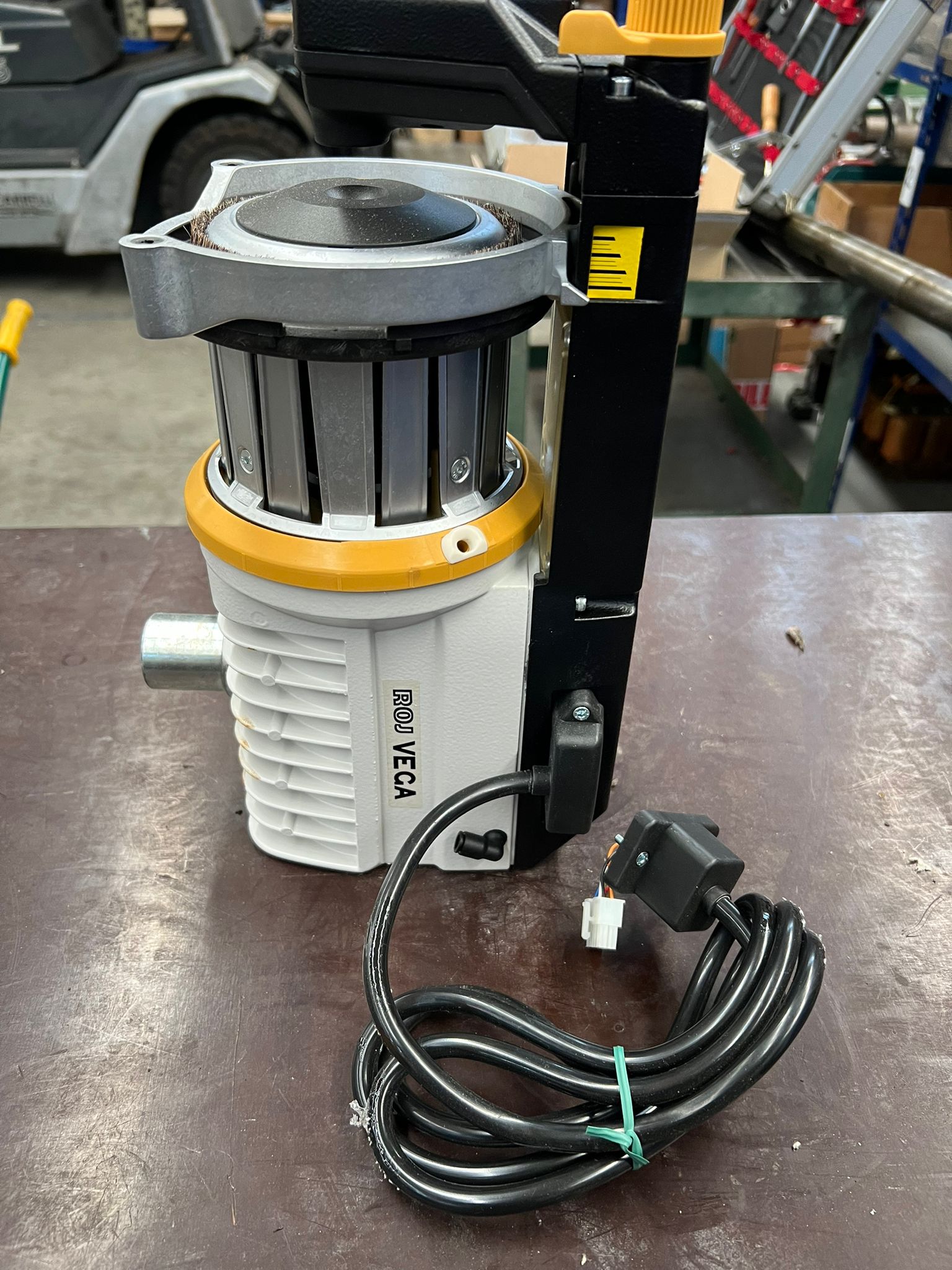 Usato ALIMENTATORI DI TRAMA ROJ VEGA