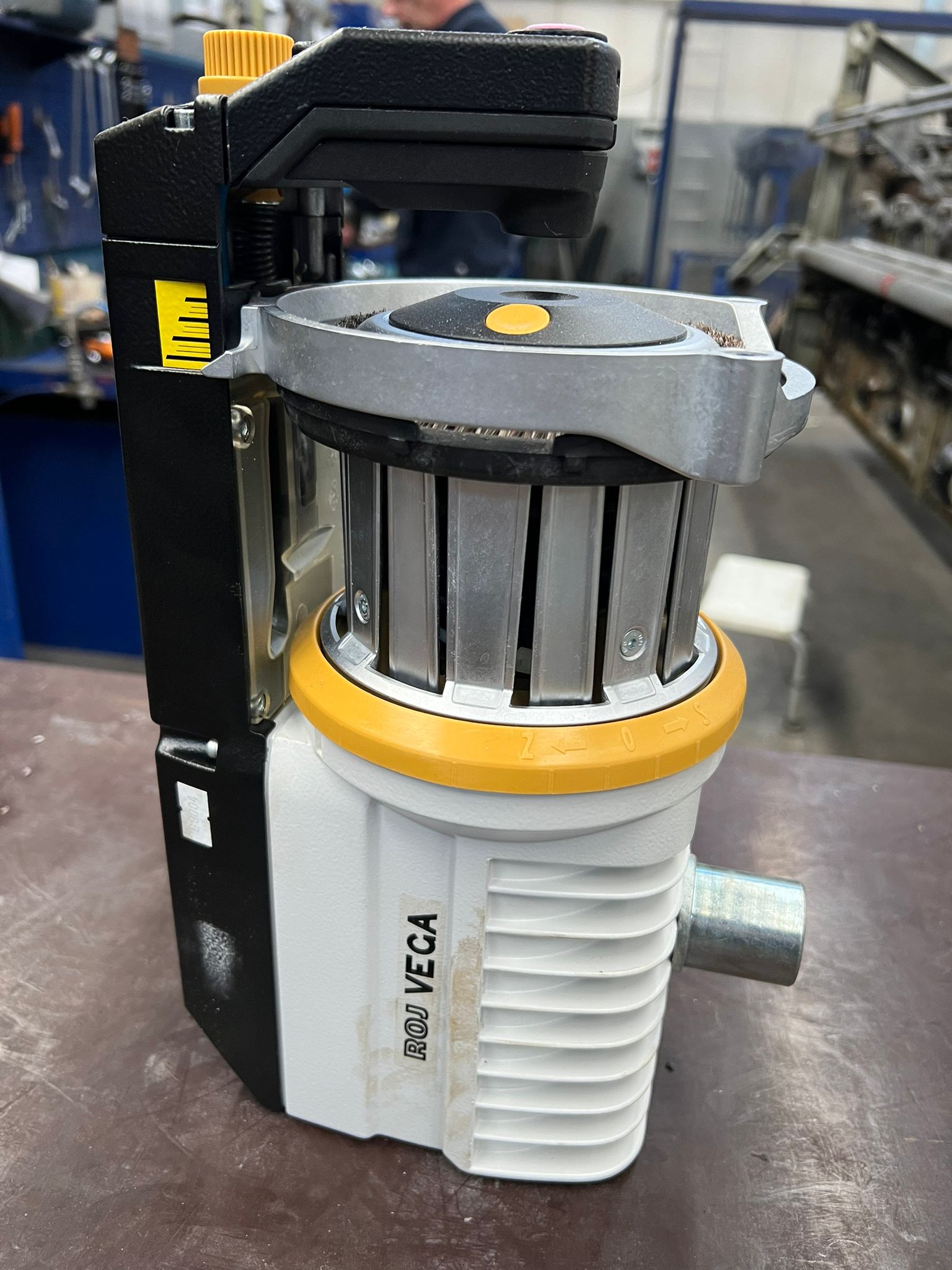 Usato ALIMENTATORI DI TRAMA ROJ VEGA