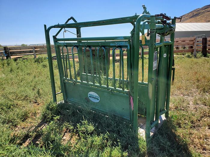Used Powder River Value Chute Squeeze