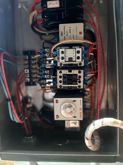 Used Dust Collector, Bin Vent, 165 SF, Shaker Style Filter Cleaning #S743808