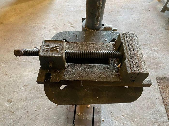 Used DELTA 17-900 DRILL PRESS