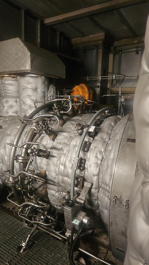 Used 1995 SIEMENS Gas turbine SGT 600 PLUS Steam turbine