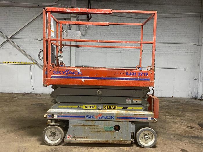 Used 2011 SKYJACK SJ3219