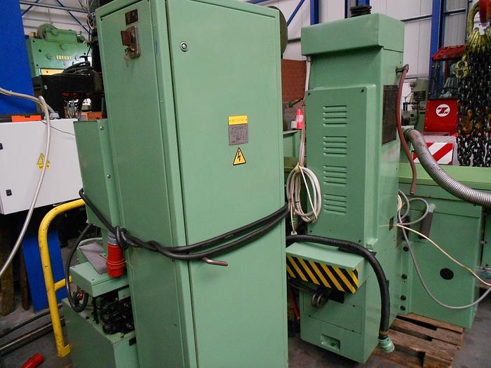 Gebruikt vlakslijpmachine TOS BRH 20 02