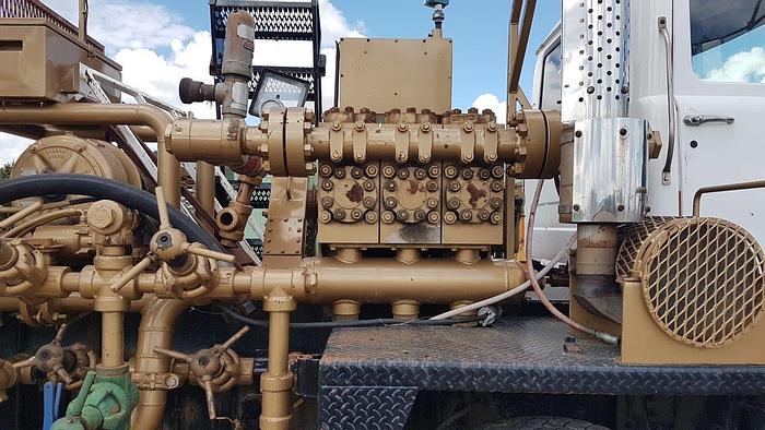 Used 1980 MACK DM600 Twin Steer Heavy Duty Oilfield Pump / Kill Truck